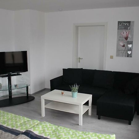 Gut Gelegenes Appartment Mit Wifi, Parkplatz, Wama, Trockner Usw. Kaiserslautern Eksteriør bilde