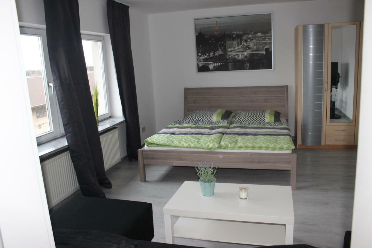 Gut Gelegenes Appartment Mit Wifi, Parkplatz, Wama, Trockner Usw. Kaiserslautern Eksteriør bilde