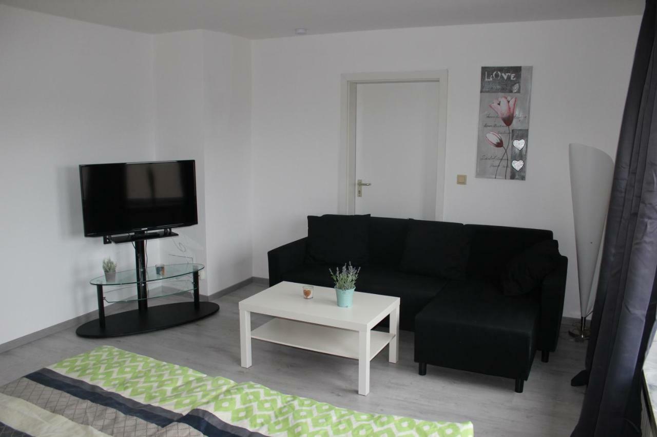 Gut Gelegenes Appartment Mit Wifi, Parkplatz, Wama, Trockner Usw. Kaiserslautern Eksteriør bilde